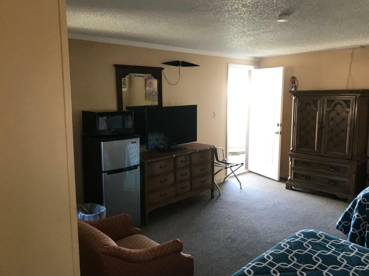 Riviera Motor Lodge Atlantic Beach エクステリア 写真